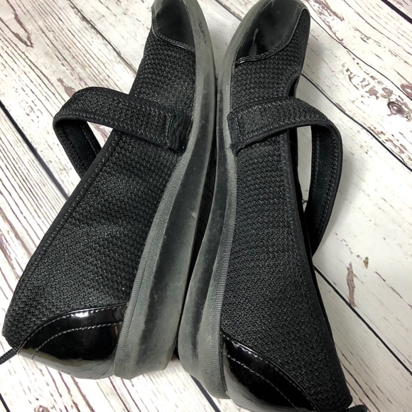 Laura Ashley Black Flats - Picture 3 of 6